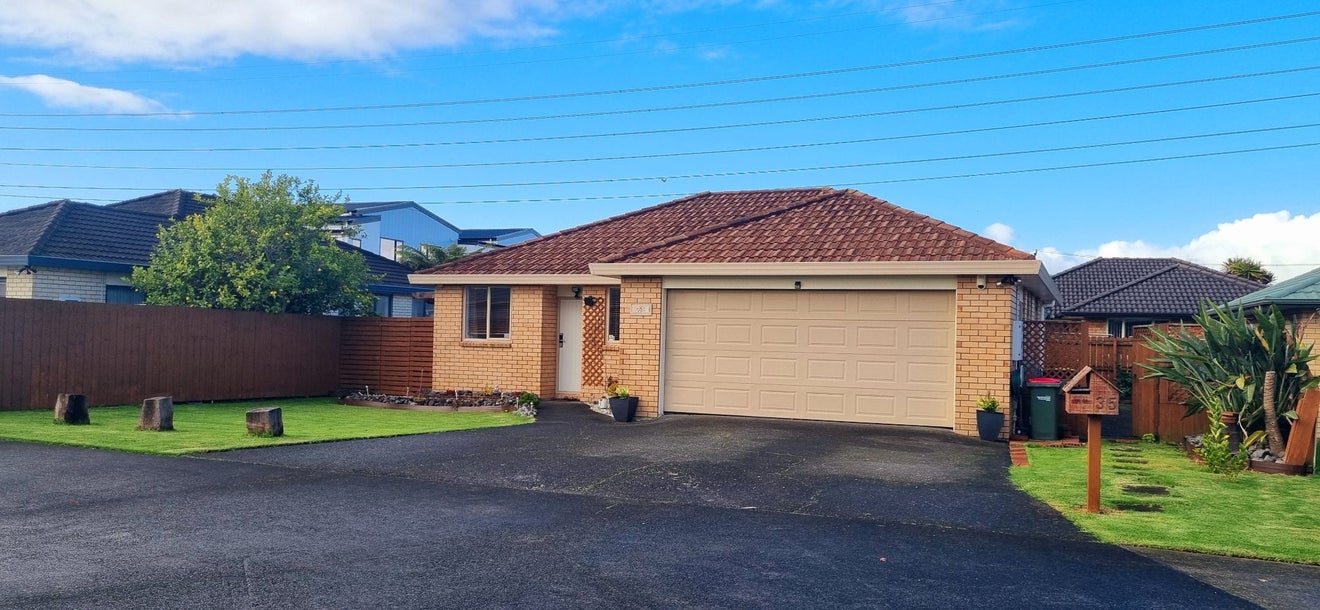 35 Pateke Drive, Takanini, Auckland - Carousel 1