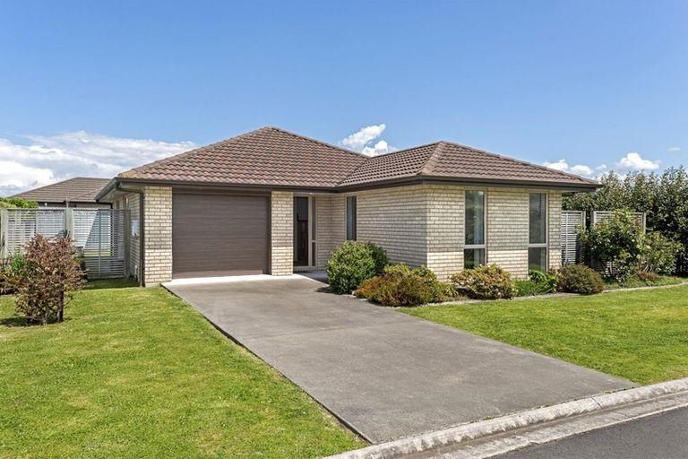 34 Sterling Park, Lytton West, Gisborne - Carousel 1