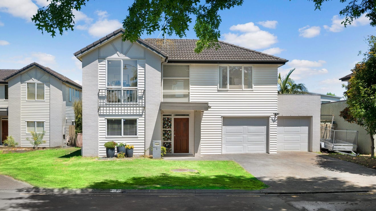 1 Ritchie Crescent, Takanini, Auckland - Carousel 1