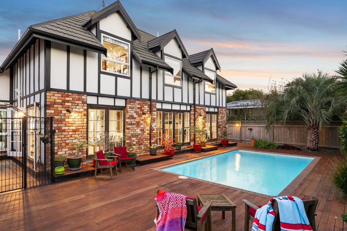 9A Otakau Road, Milford, Auckland - Carousel 1