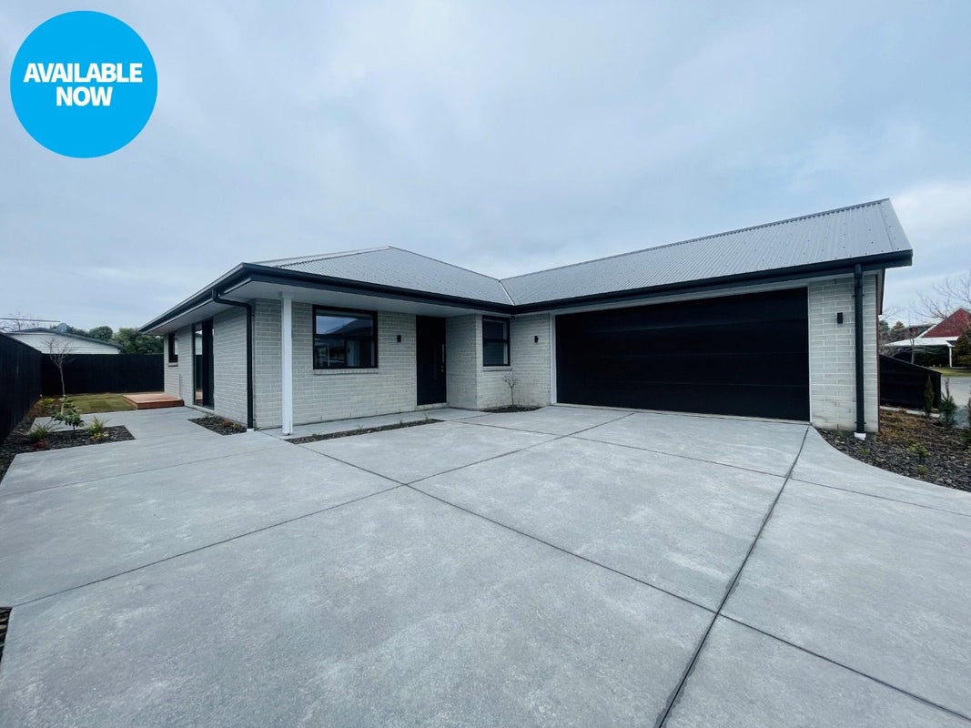 4 Rusbatch Lane, Belfast, Christchurch - Carousel 1