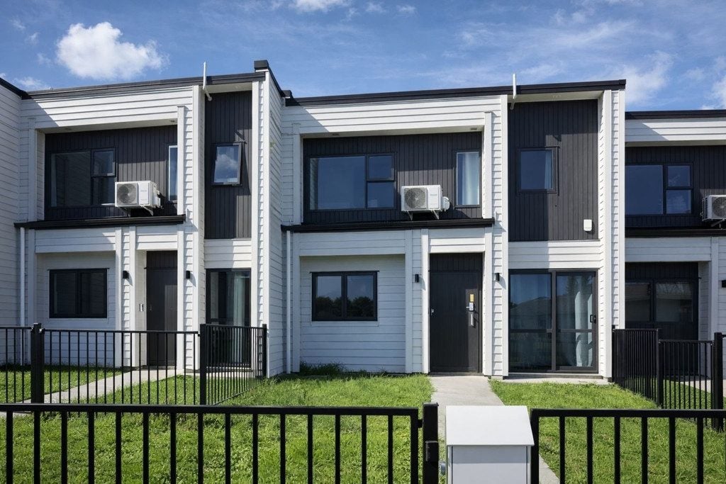 2C Melleray Place, Randwick Park, Auckland - Carousel 1