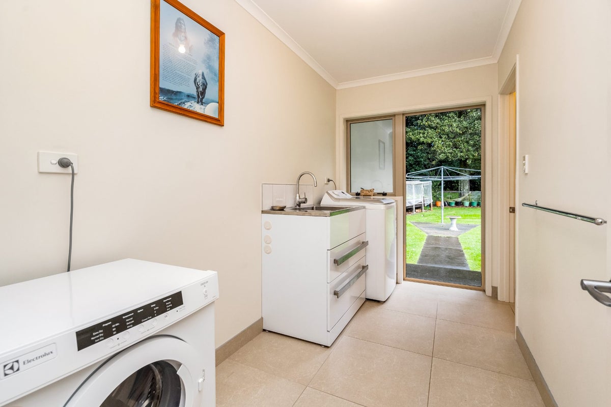 26 Darligen Lane, Whangarei - Carousel 25