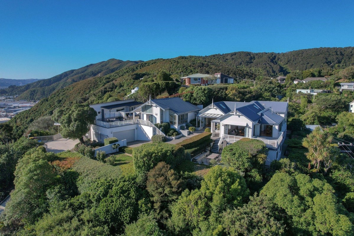 59 Howard Road, Point Howard, Lower Hutt - Carousel 1