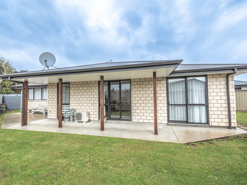 16 Brougham Place, Springvale, Whanganui - Carousel 1