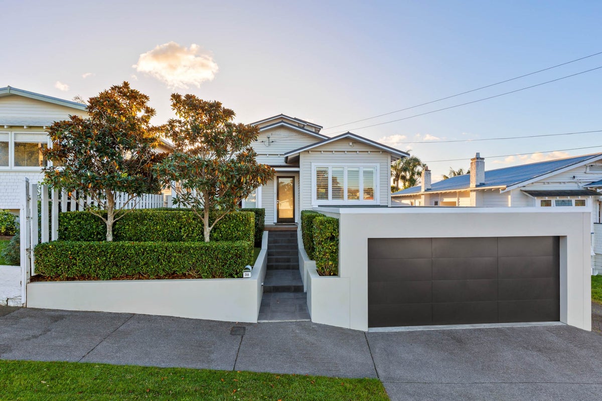 38 Chester Avenue, Westmere, Auckland - Carousel 1