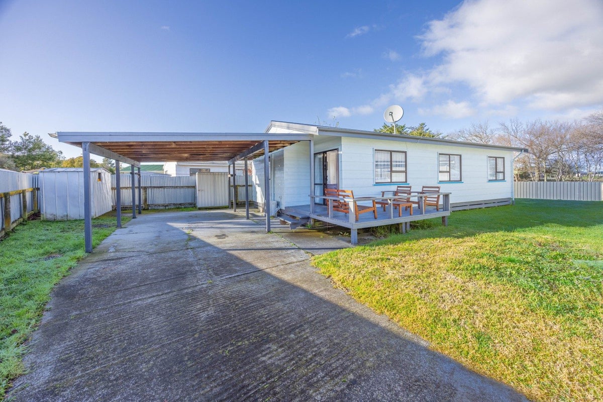 12 Redwood Drive, Waipukurau, Central Hawke's Bay, Hawke's Bay - Carousel 1
