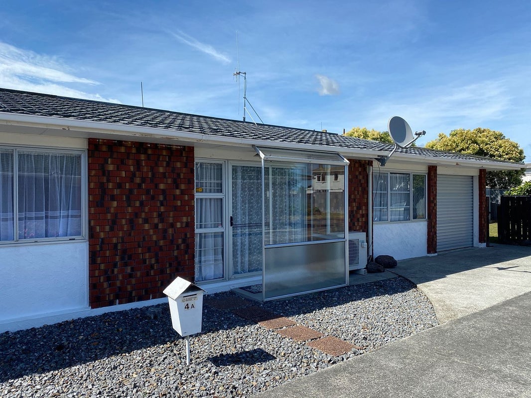 4/118 Botanical Road, Takaro, Palmerston North - Carousel 1