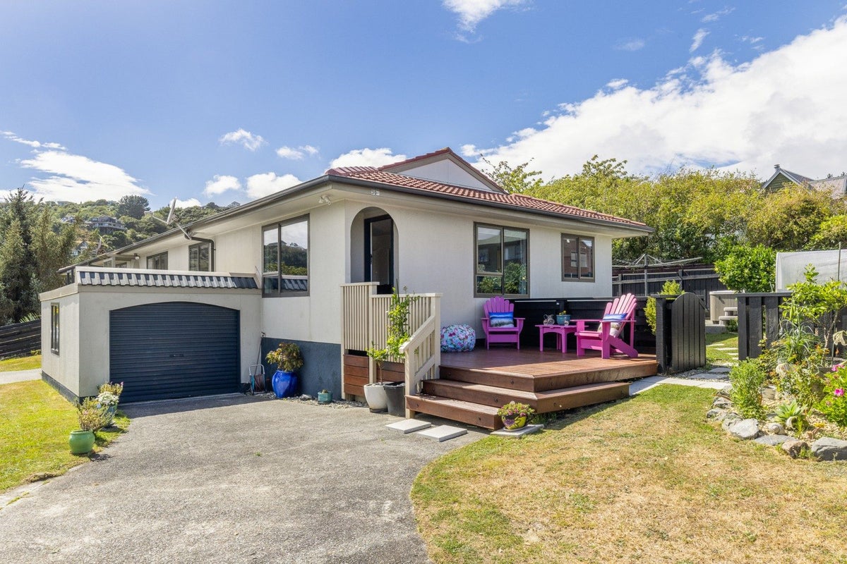 2/39 Kinloch Place, Papakowhai, Porirua - Carousel 1