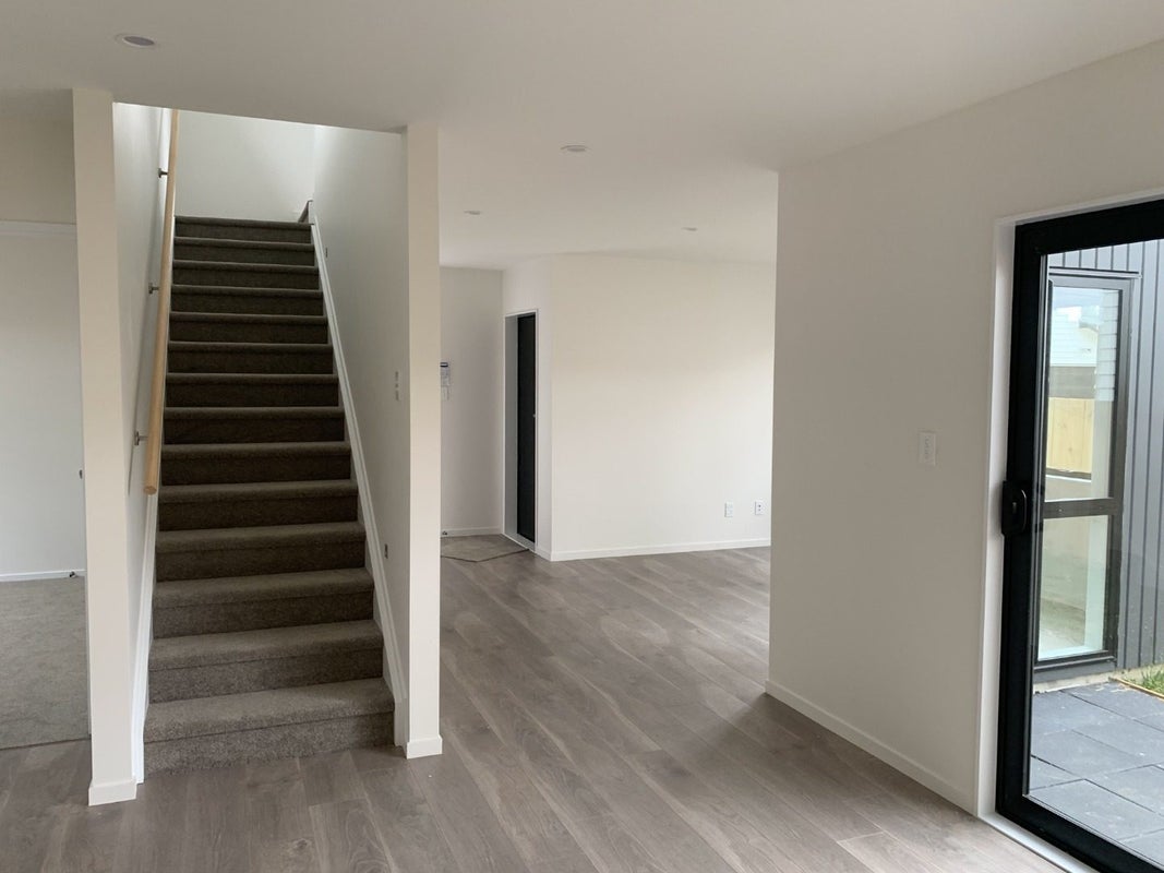 17C Massine Place, Randwick Park, Auckland - Carousel 2