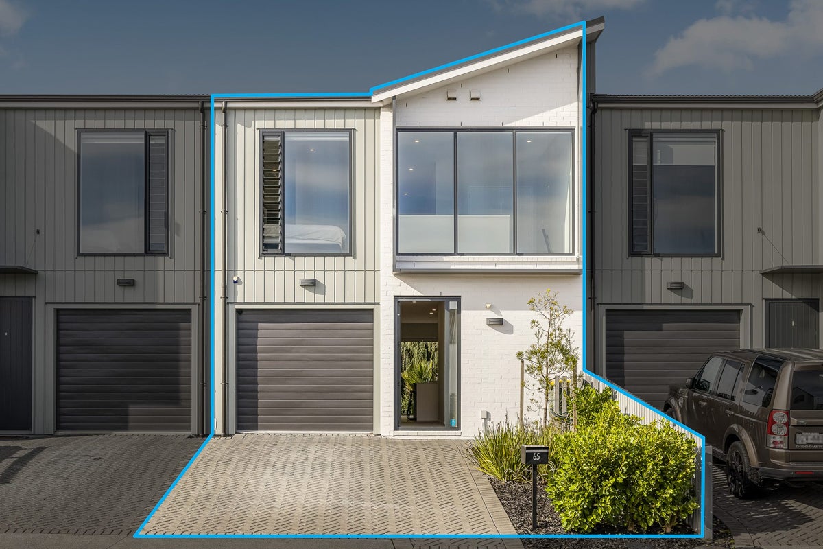 65 Roundel Crescent, Whenuapai, Waitakere City, Auckland - Carousel 1