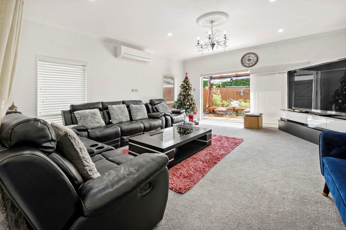 18 Kilmacrennan Drive, Rosehill, Papakura - Carousel 2