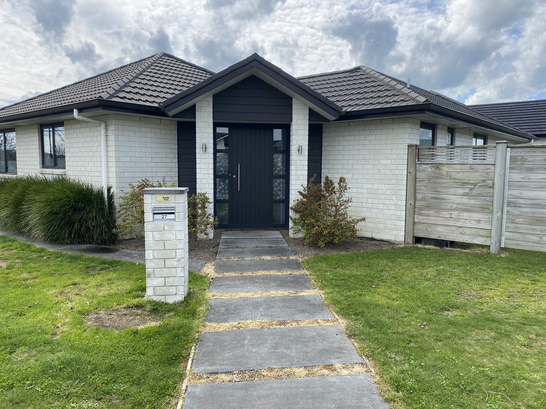 27 Keston Crescent, Flagstaff, Hamilton - Carousel 2