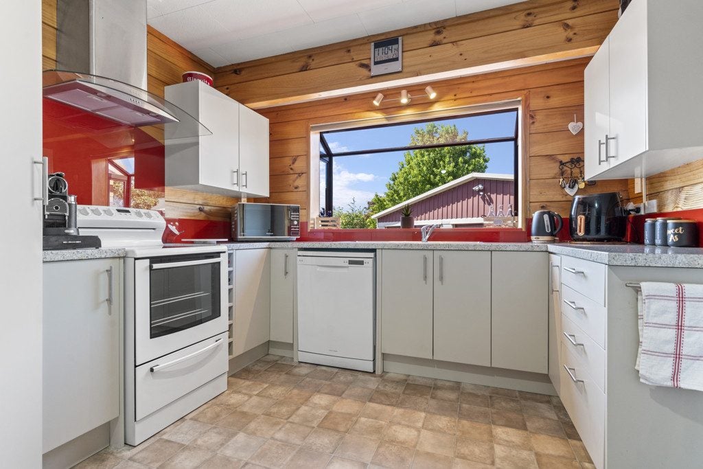 38B Roberts Road, Lansdowne, Masterton - Carousel 2