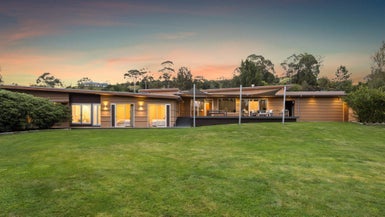 23 Endsleigh Drive, Havelock North, Hastings - Carousel 1