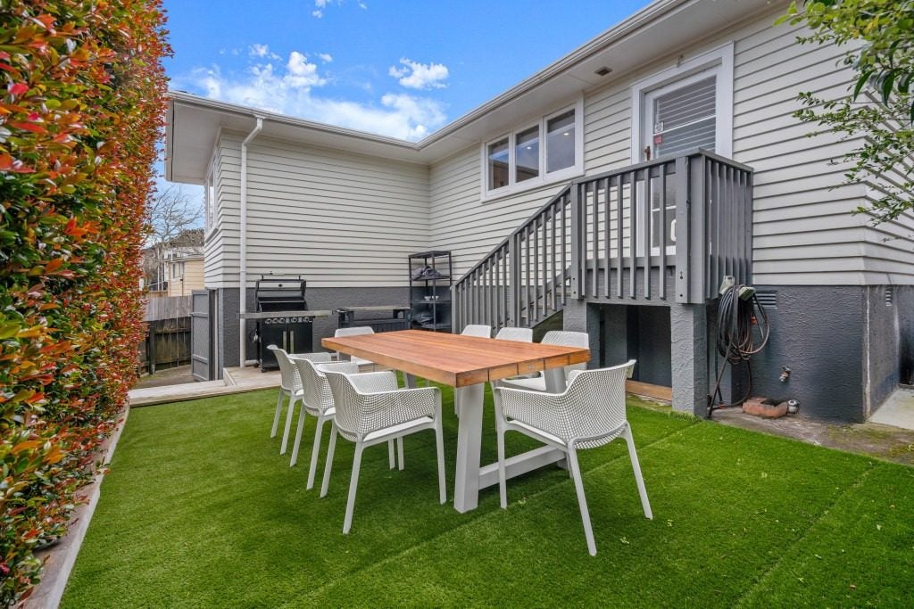 53 Awaroa Road, Sunnyvale, Auckland - Carousel 17