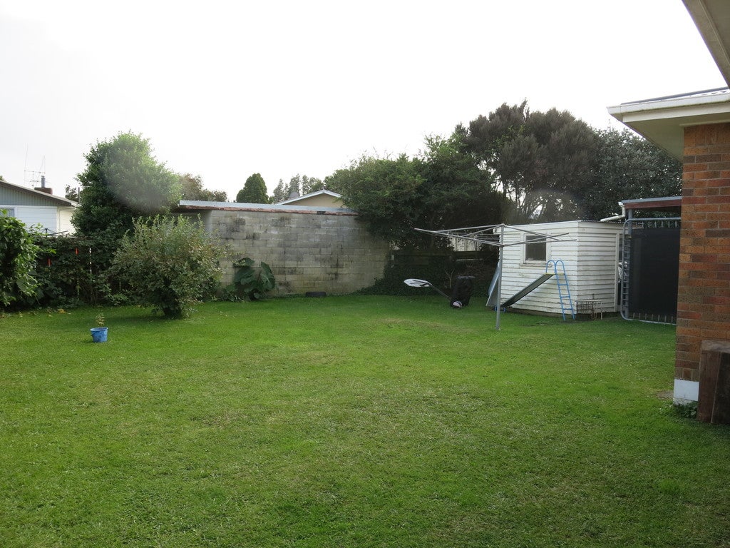20 Susan Place, Deanwell, Hamilton - Carousel 13
