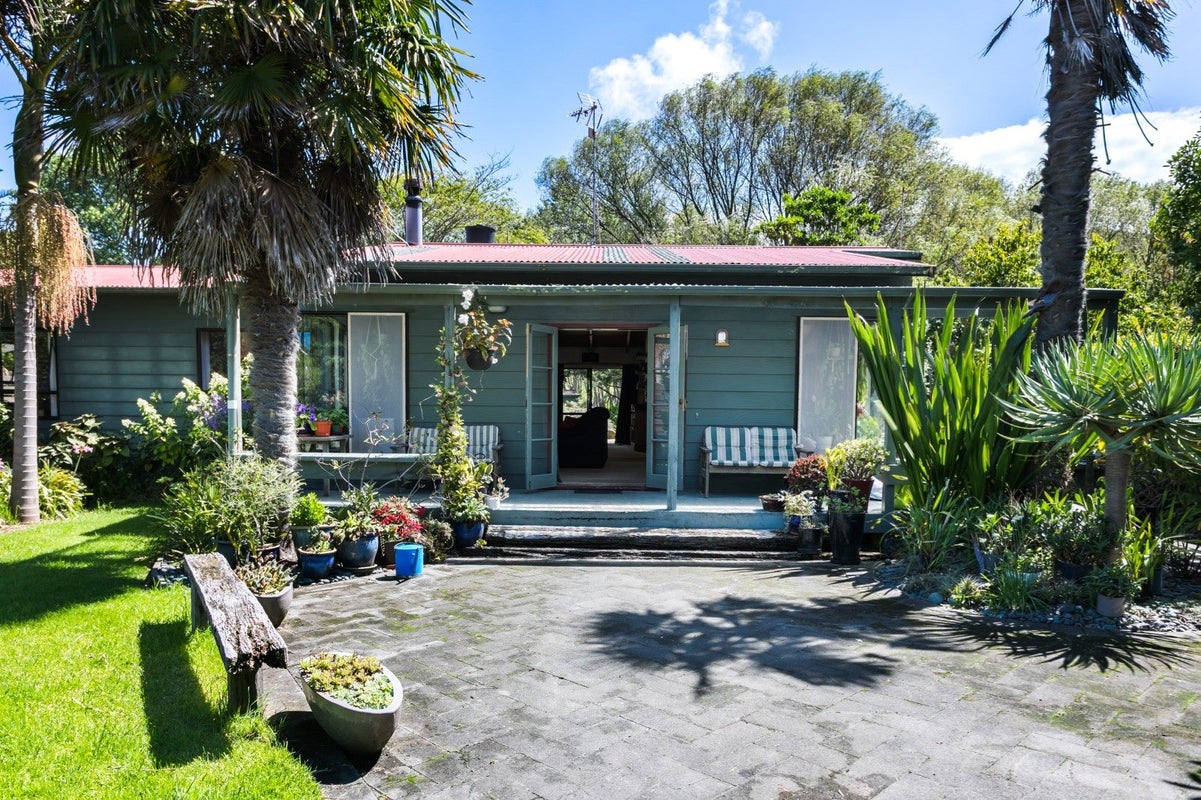 48 Lysnar Street, Okitu, Gisborne - Carousel 1