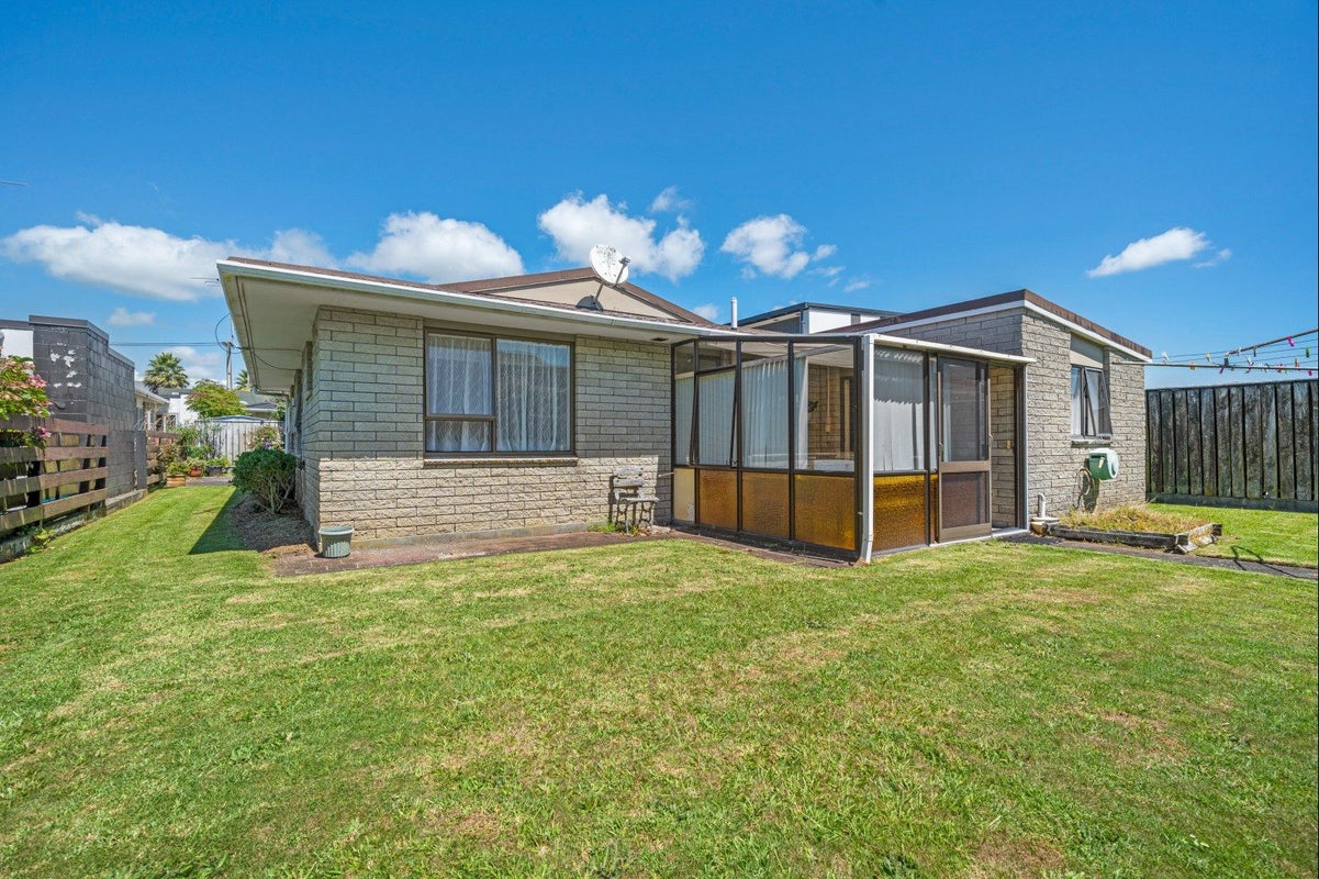 5B Clemow Road, Fitzroy, New Plymouth - Carousel 1