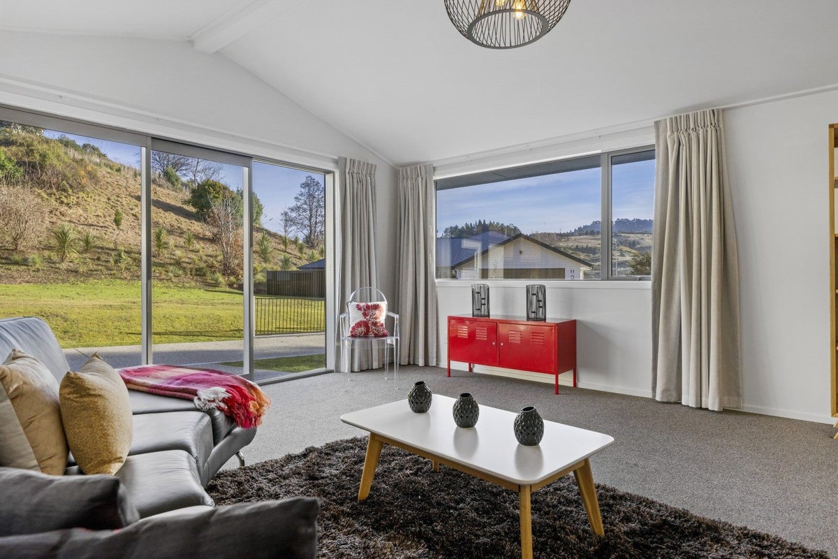 2 Rose Drive, Concord, Dunedin - Carousel 2