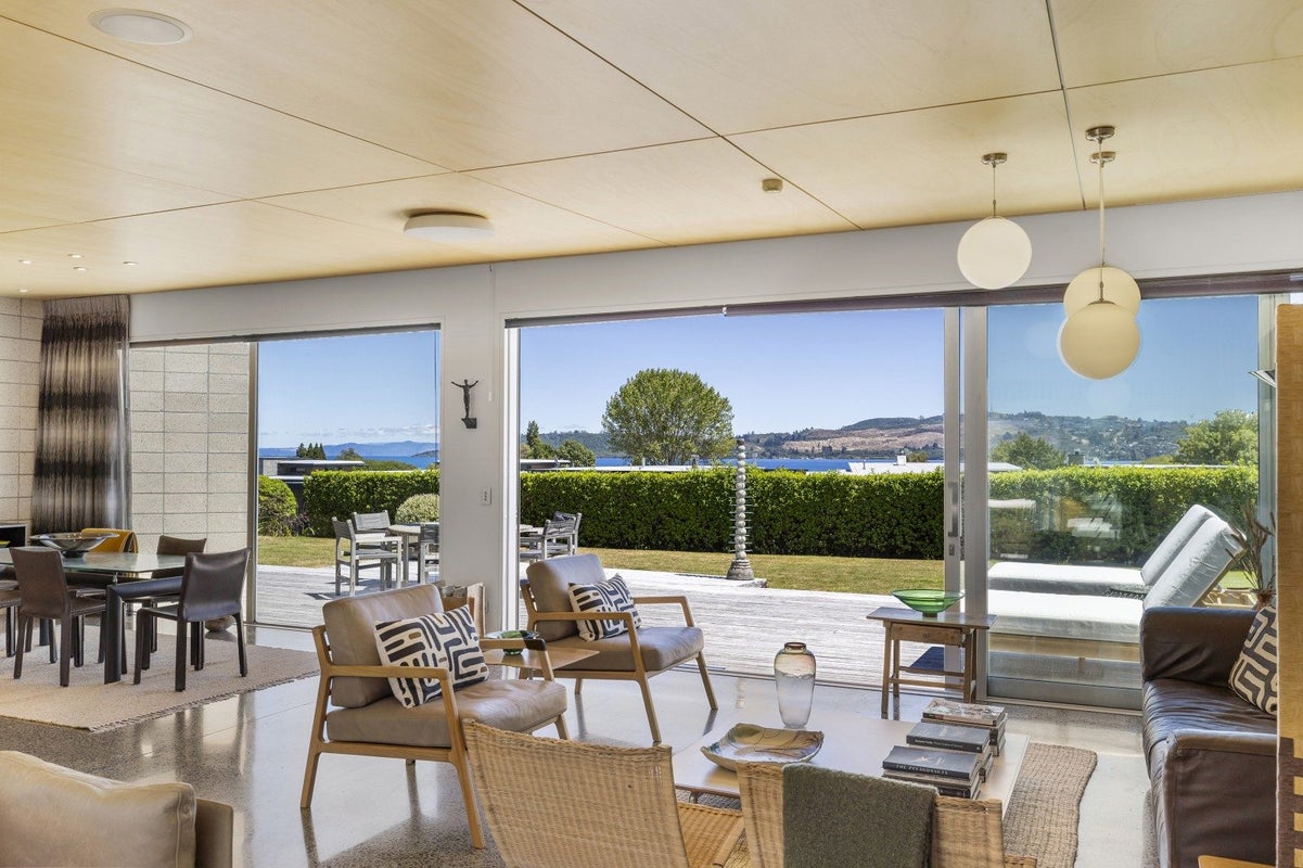 12 Kurapoto Lane, Rainbow Point, Taupo - Carousel 2