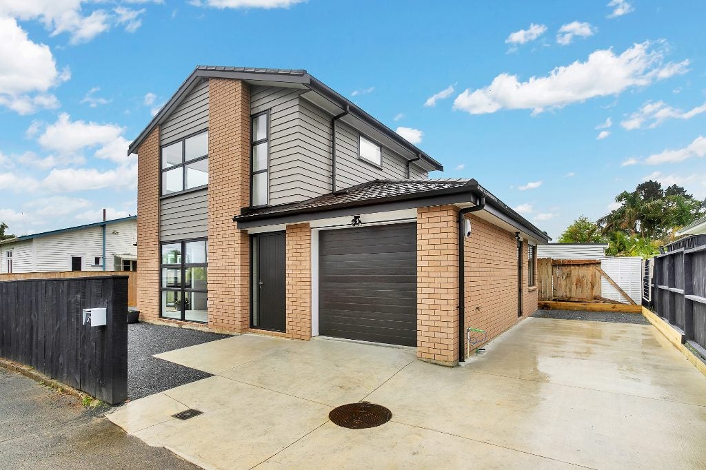 31 Rama Road, Point Chevalier, Auckland - Carousel 2