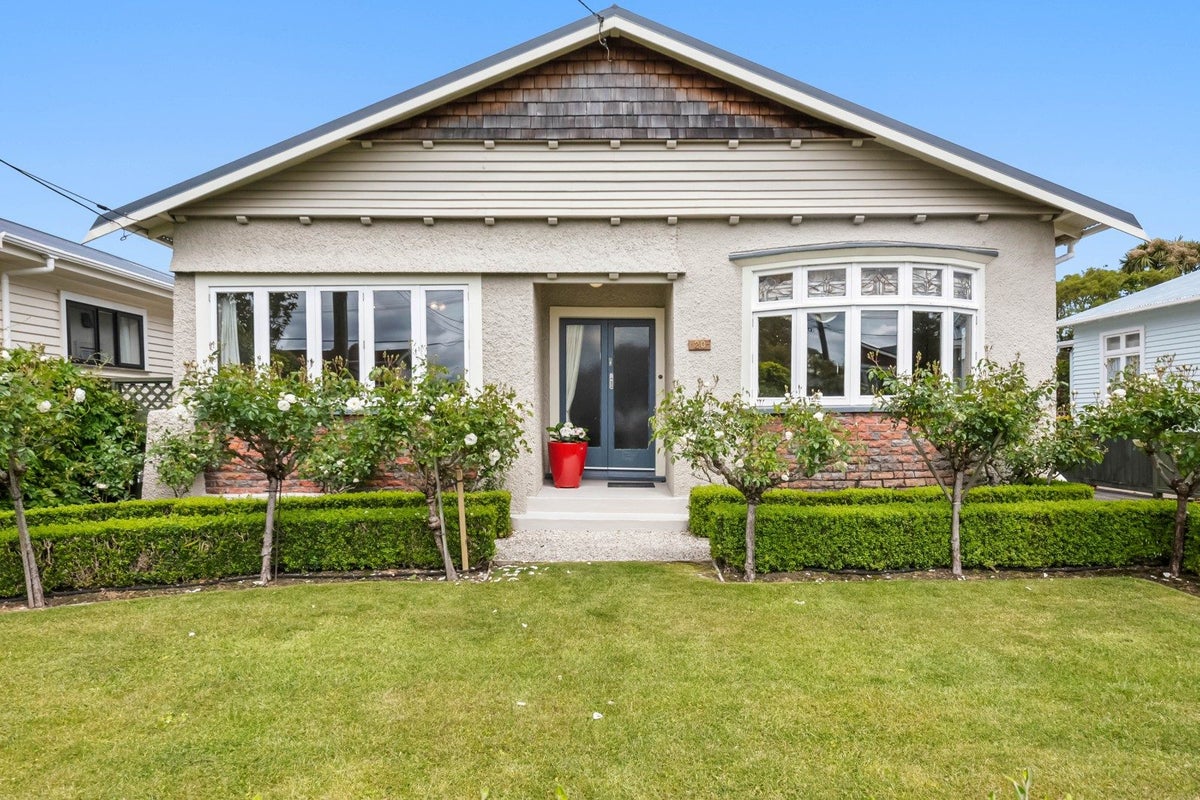 20 Cudby Street, Woburn, Lower Hutt - Carousel 1