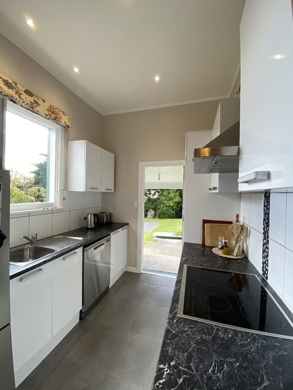 33 Awatea Street, Ranui, Porirua - Carousel 1