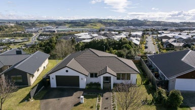 25 Robley Road, Pyes Pa, Tauranga - Carousel 1