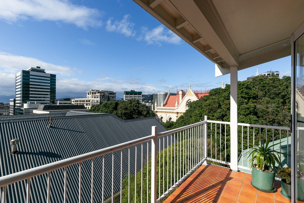 18C Hill Street, Thorndon, Wellington - Carousel 2