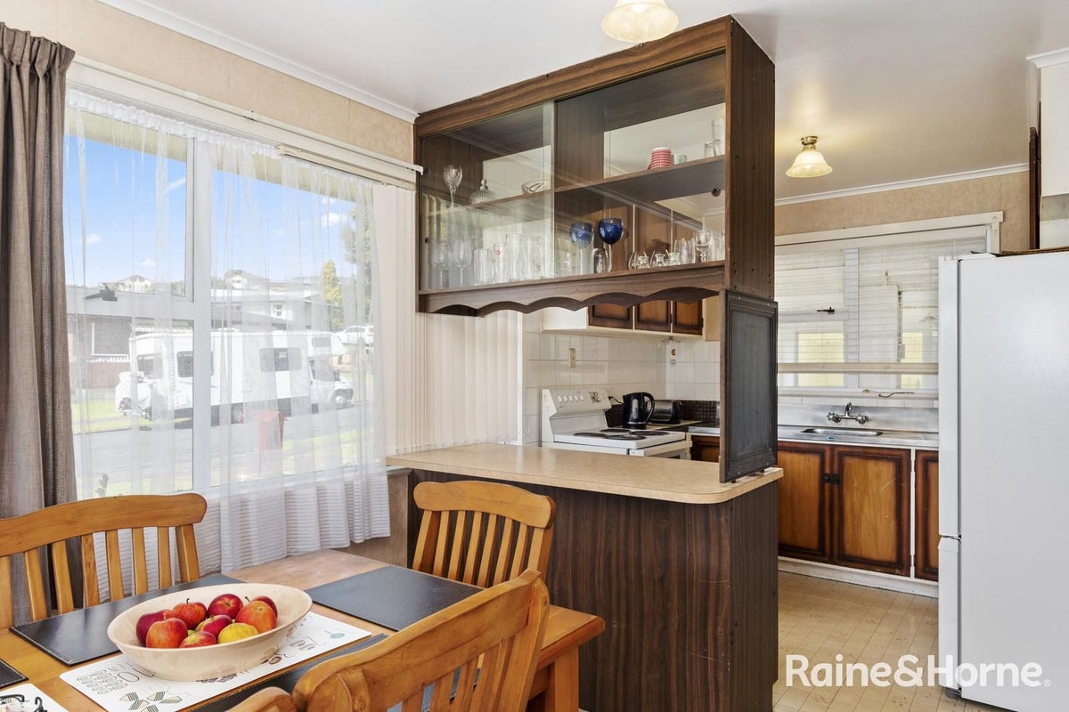 1 Upland Street, Brookfield, Tauranga - Carousel 2