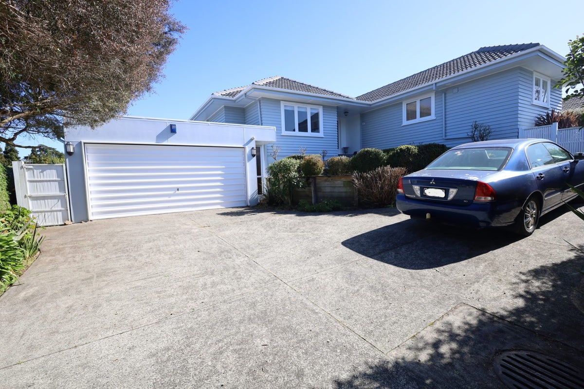 74 Otumoetai Road, Judea, Tauranga - Carousel 1
