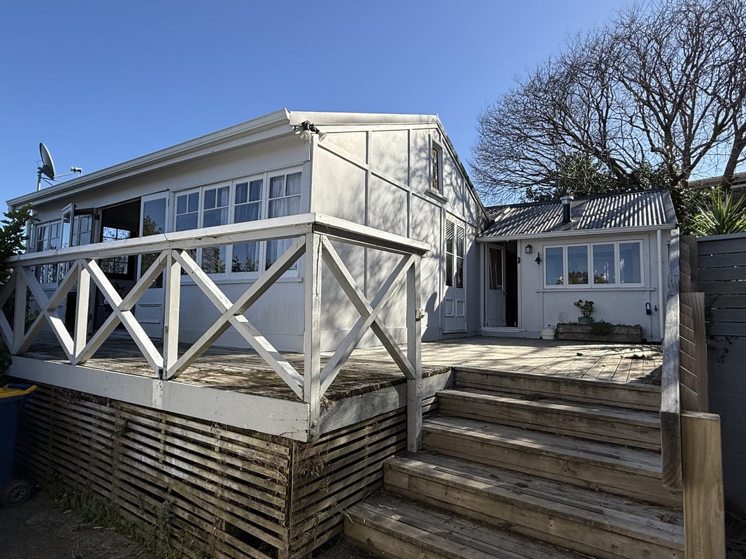 2/523 Beach Road, Murrays Bay, Auckland - Carousel 1