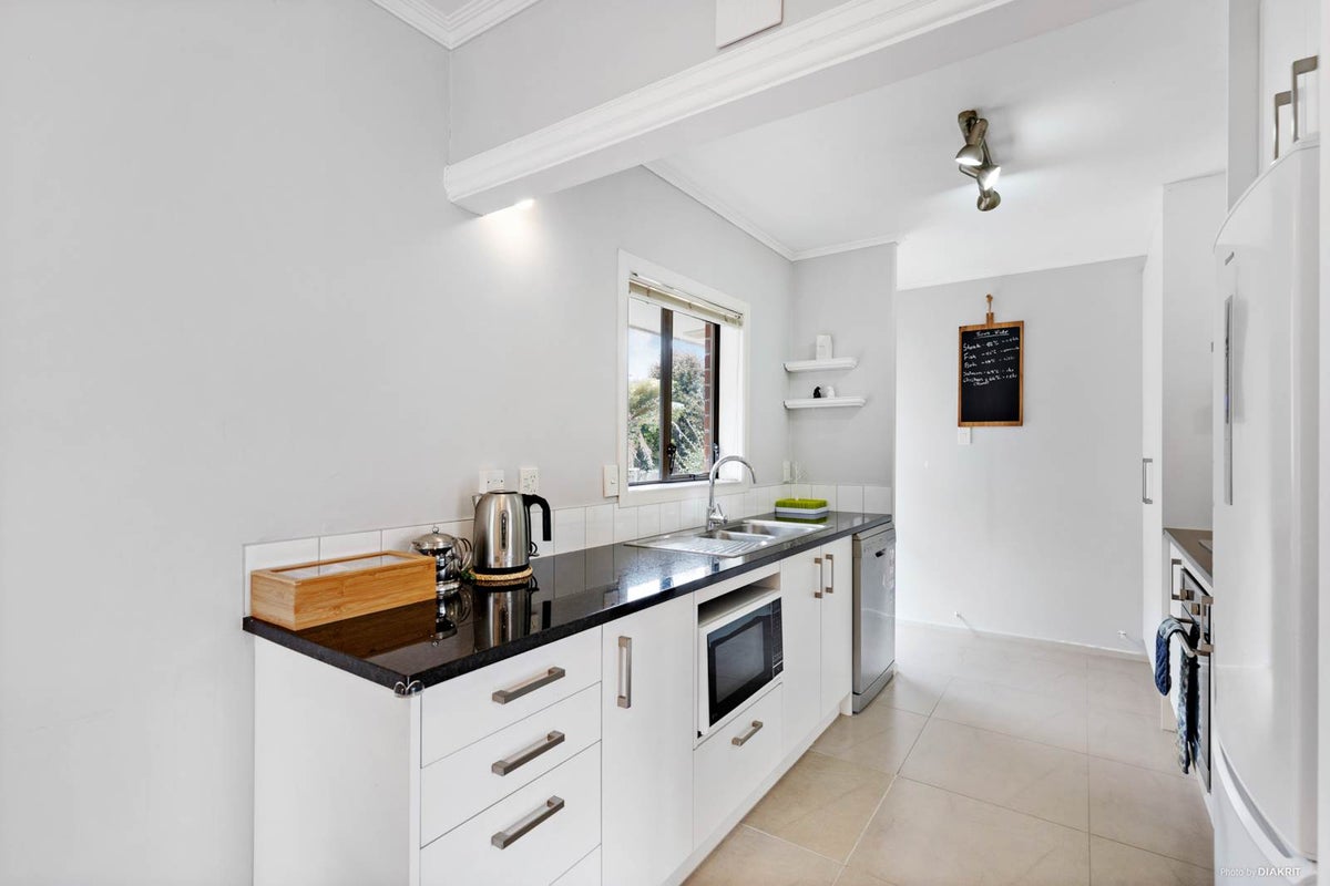 890 Mount Eden Road, Three Kings, Auckland - Carousel 2