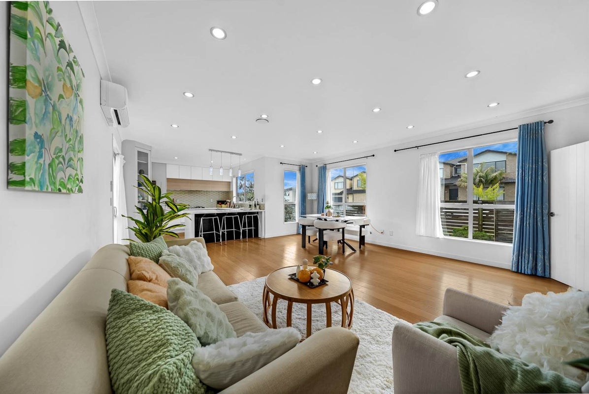 30 Castlederg Drive, Flat Bush, Auckland - Carousel 2
