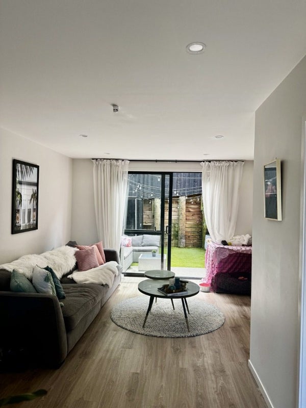 4/37 Camelot Place, Glenfield, Auckland - Carousel 9
