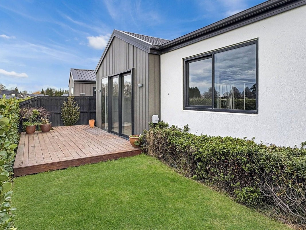 16 Koral Lane, Broomfield, Christchurch - Carousel 18