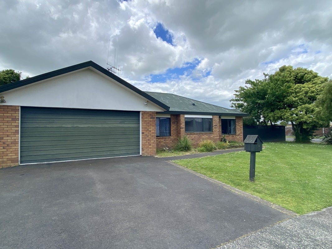 13 Newfield Drive, Fairview Downs, Hamilton - Carousel 14