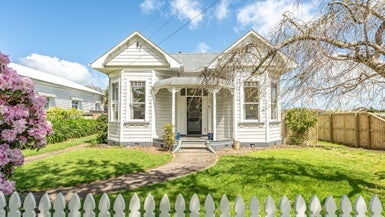 39 Peakes Road, Saint Johns Hill, Whanganui - Carousel 1