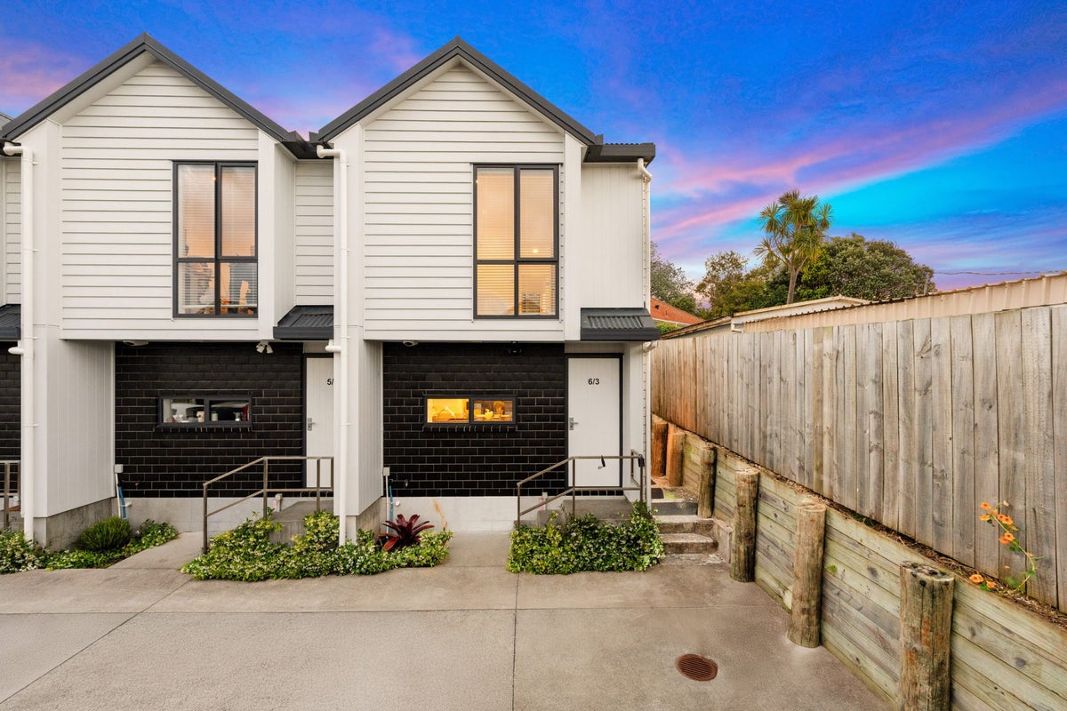 6/3 Arlington Street, Waterview, Auckland - Carousel 1