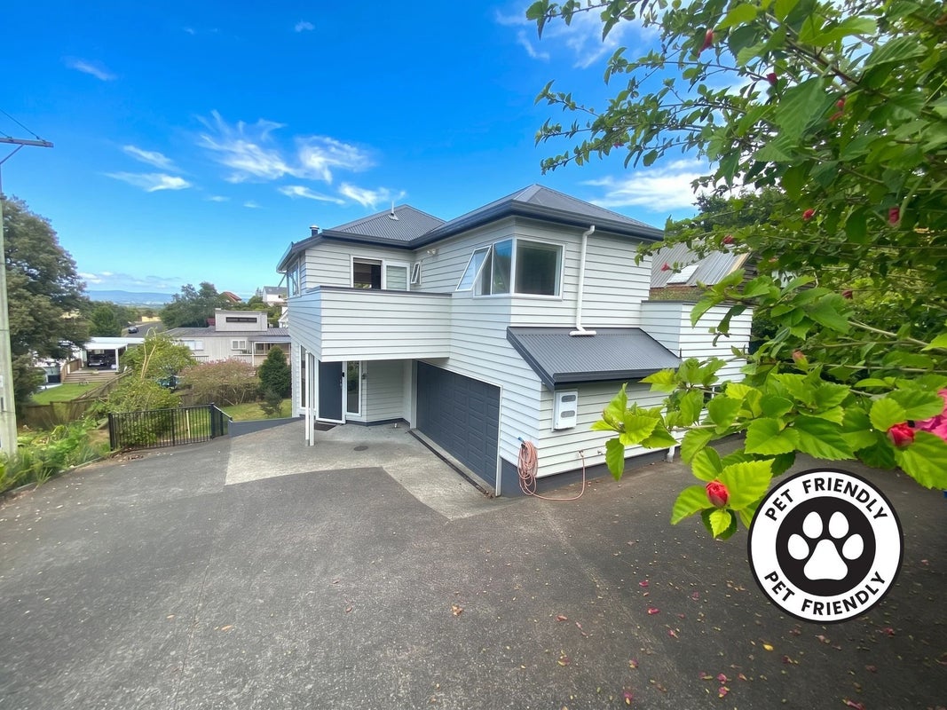 13A Sea Vista Avenue, Beach Haven, North Shore City - Carousel 1