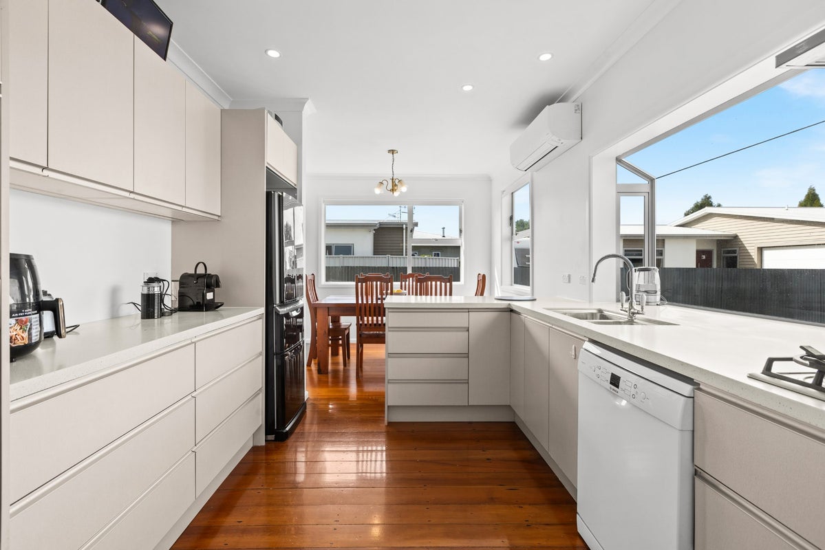 28 Higgins Street, Marewa, Napier - Carousel 1