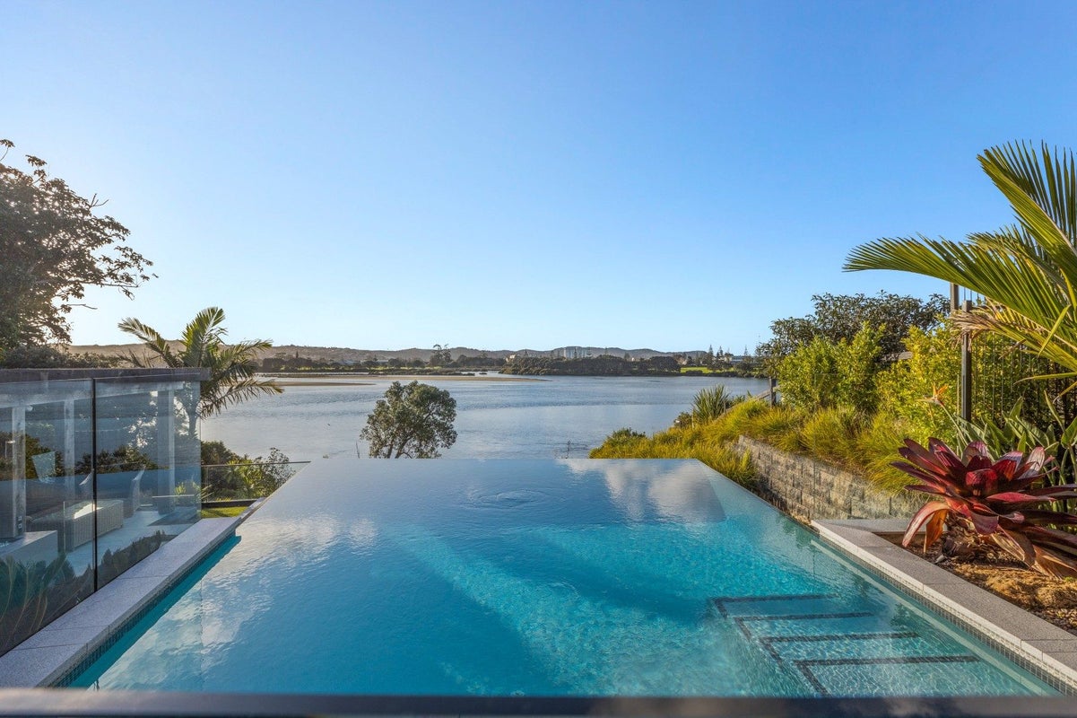 54 Pohutukawa Avenue, Red Beach, Red Beach - Carousel 2