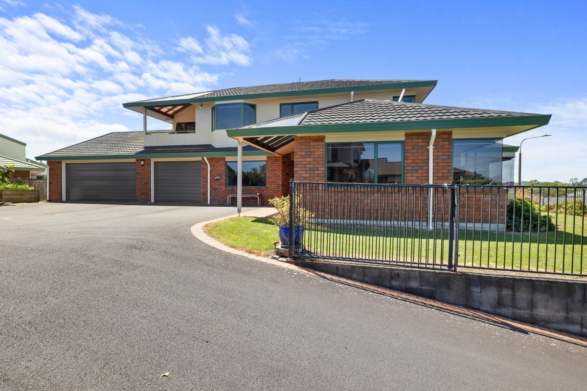 9 Sandel Rise, Merrilands, New Plymouth - Carousel 19