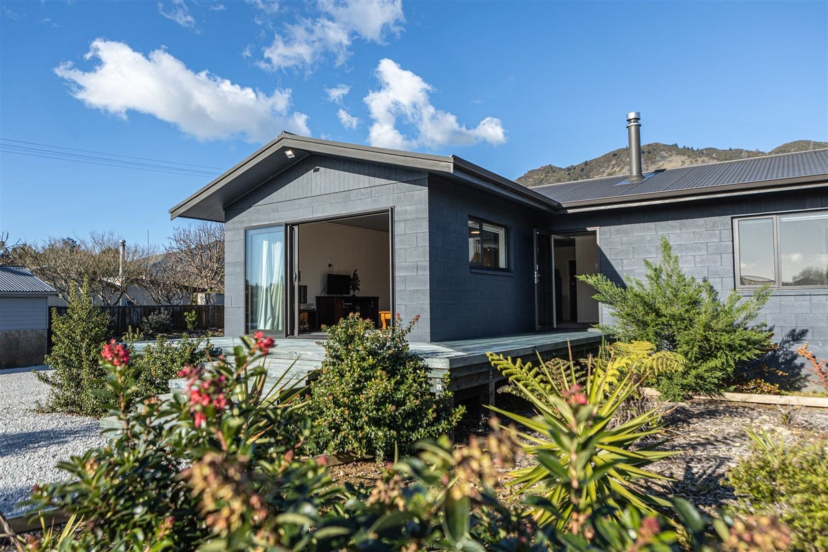 416 Glenview Road, Takaka - Carousel 2