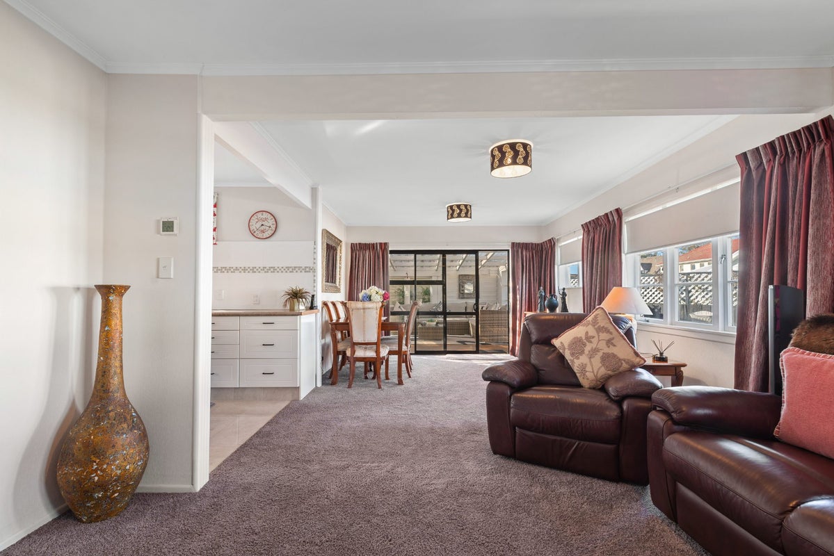 7 Holland Street, Glenholme, Rotorua - Carousel 2