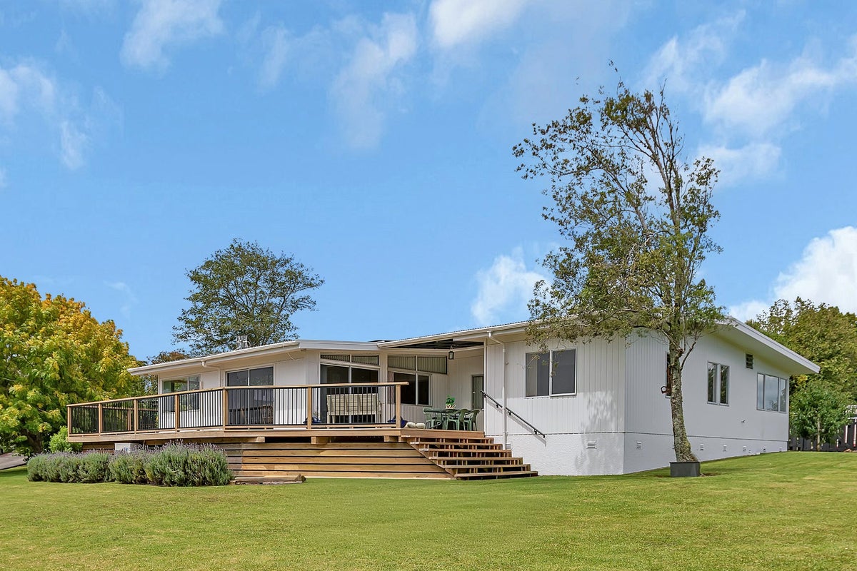 99 Fisher Terrace, Kamo, Whangarei - Carousel 2