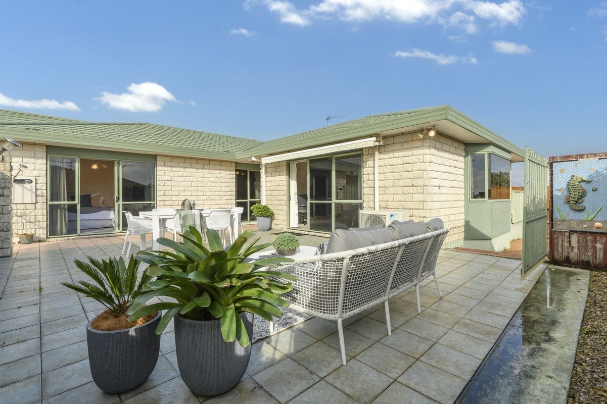 60 Sapphire Drive, Hairini, Tauranga - Carousel 1