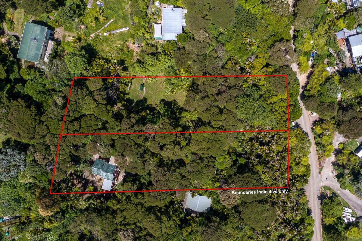19 Hobson Terrace, Onetangi, Waiheke Island - Carousel 1