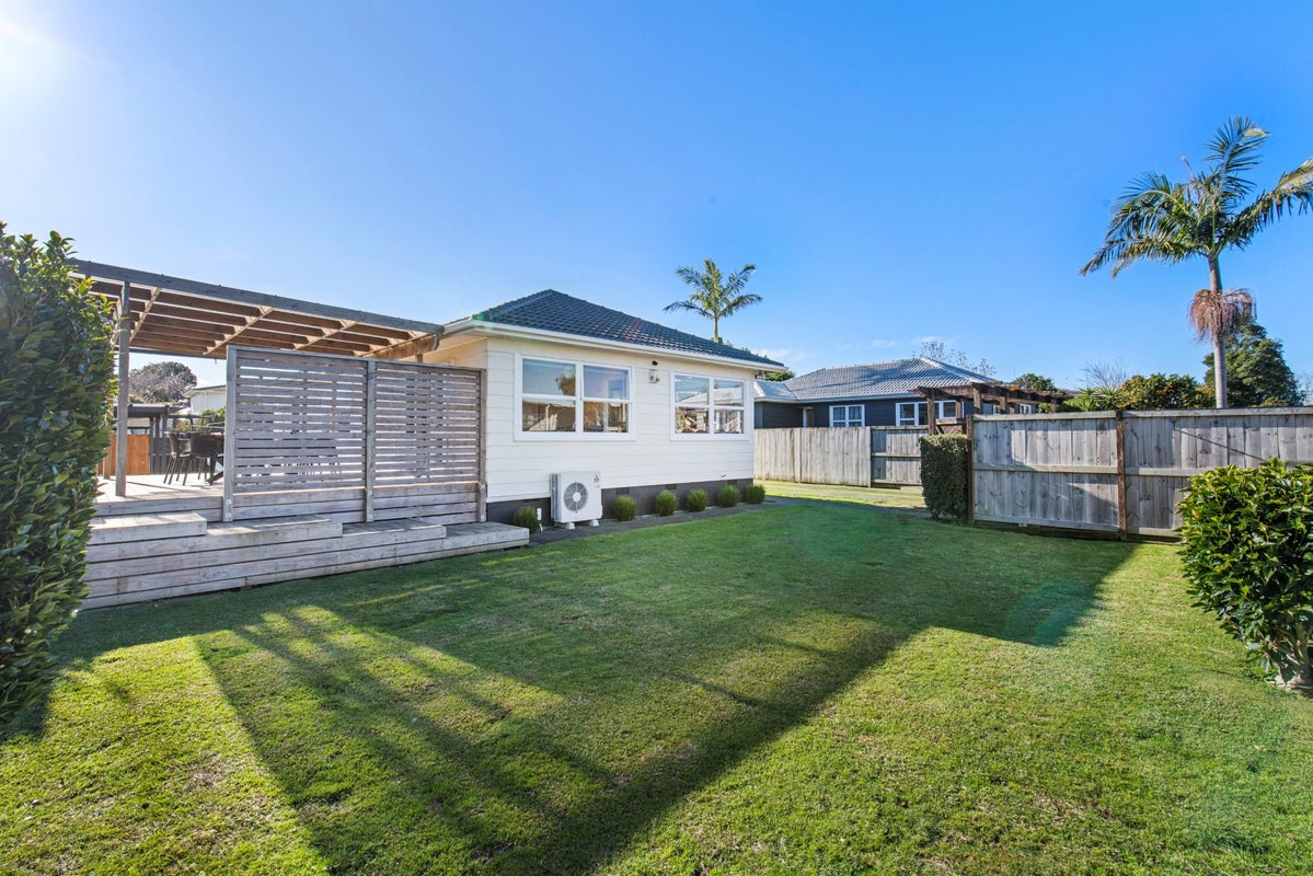 29 Sunnypark Avenue, Rosehill, Papakura - Carousel 2